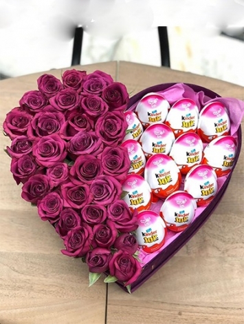 Özel Kutuda Renkli Güller ve Kinder