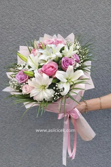 Elegant Lilyum Buketi